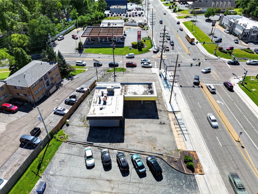 Freestanding QSR On .30 Acres At Signalized Intersection