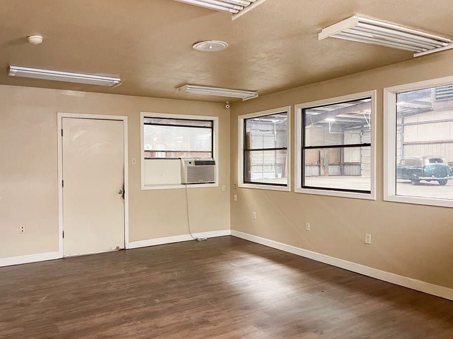±9,250 SF Office Warehouse with Dock off of S Choctaw Dr