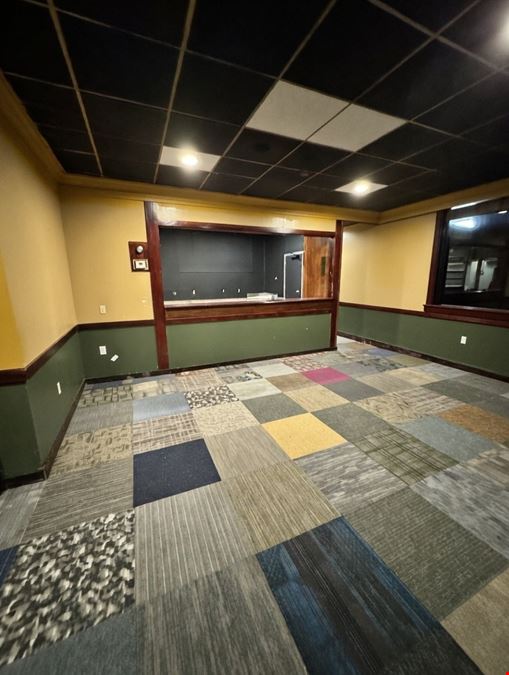 2124 W. Alexis Rd