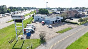 Retail/Office/Showroom with Prime I-12 Frontage & Easy Access For Lease