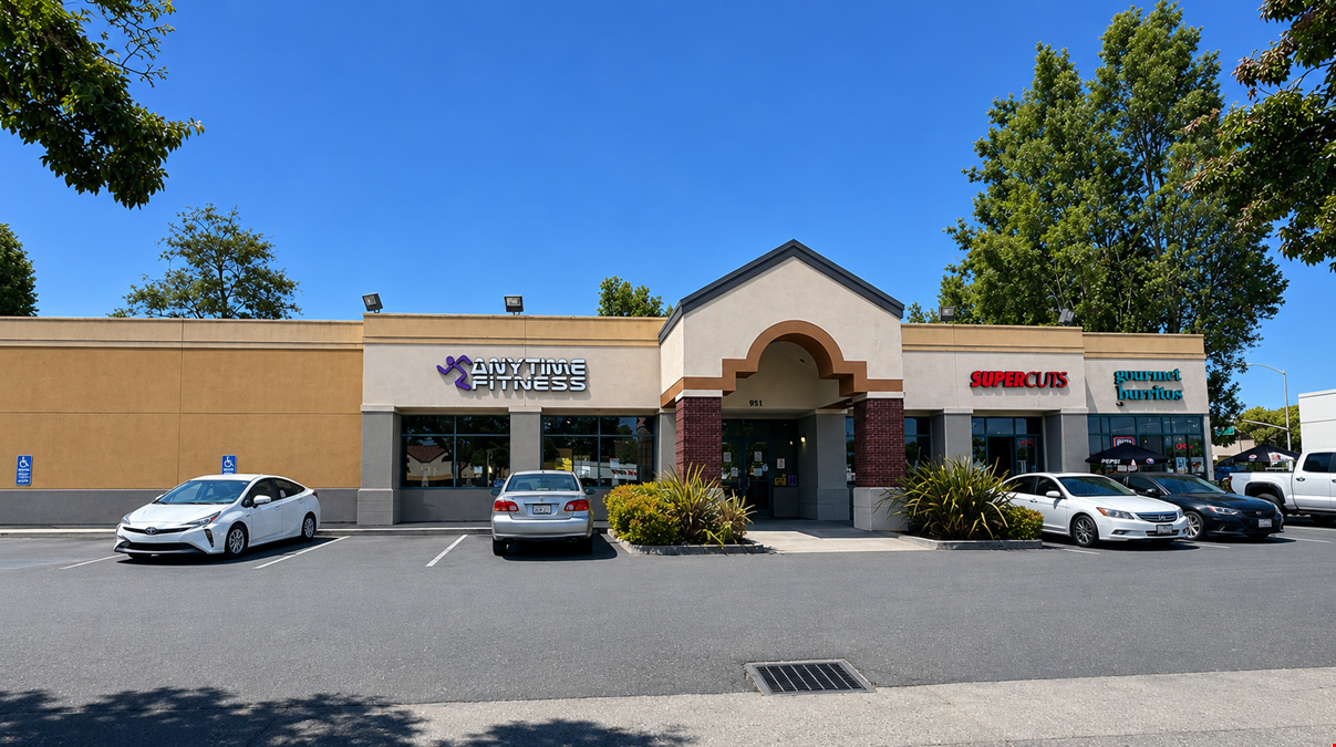100% Leased Multi-Tenant Retail Investment