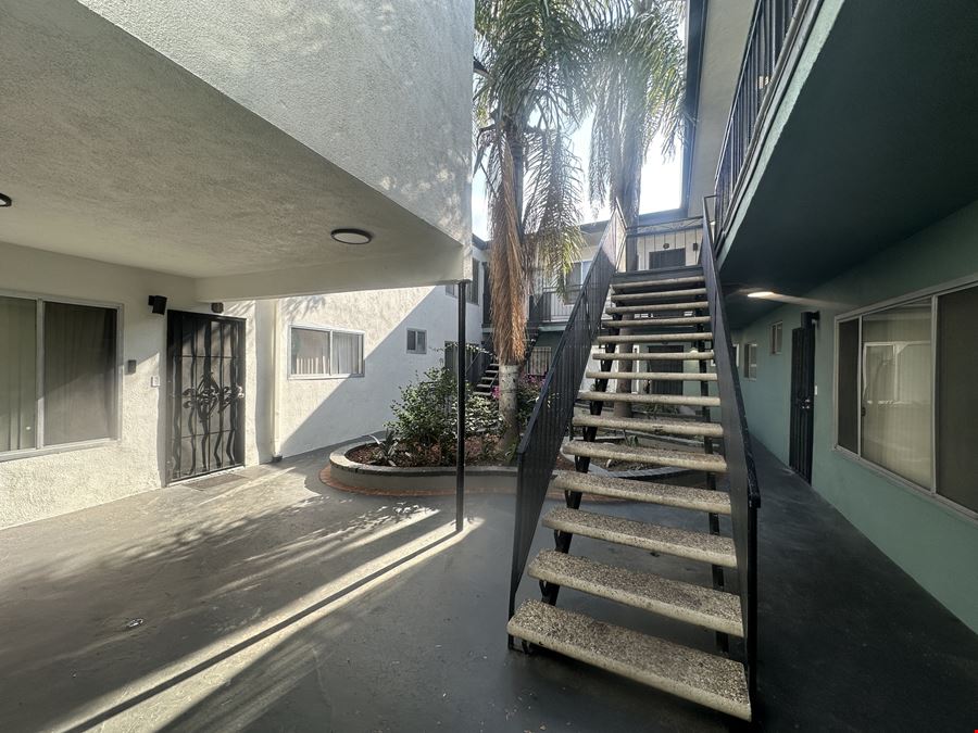 610 E Hyde Park Blvd