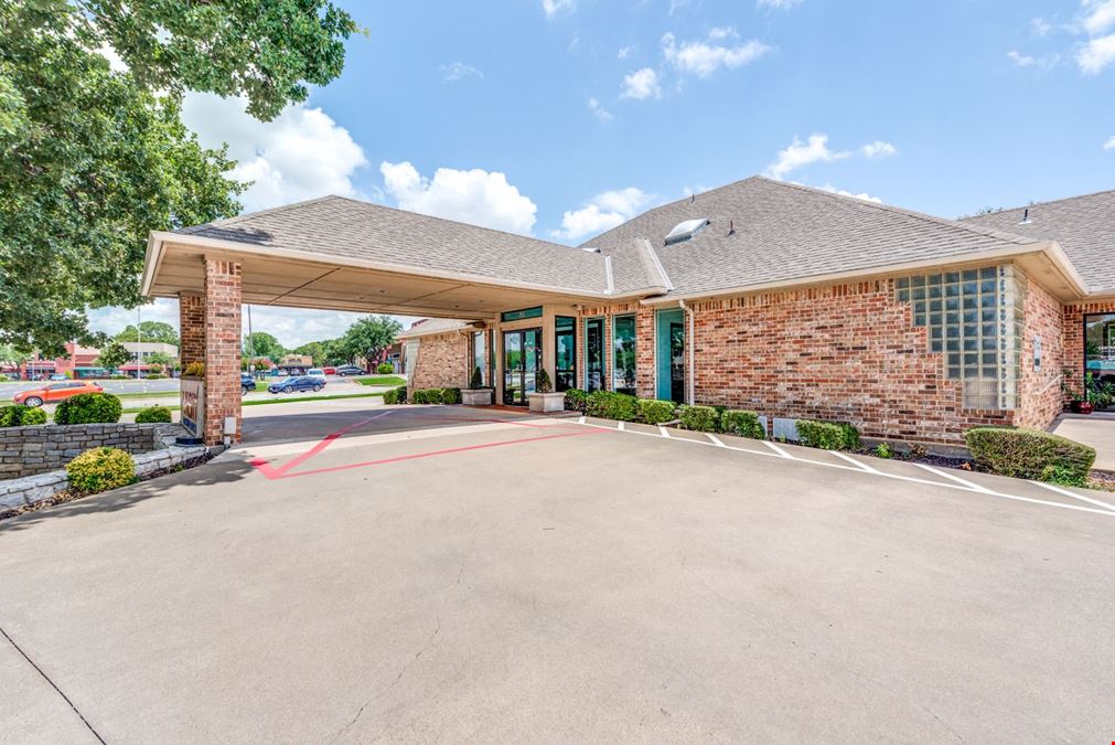 501 W Harwood Rd 