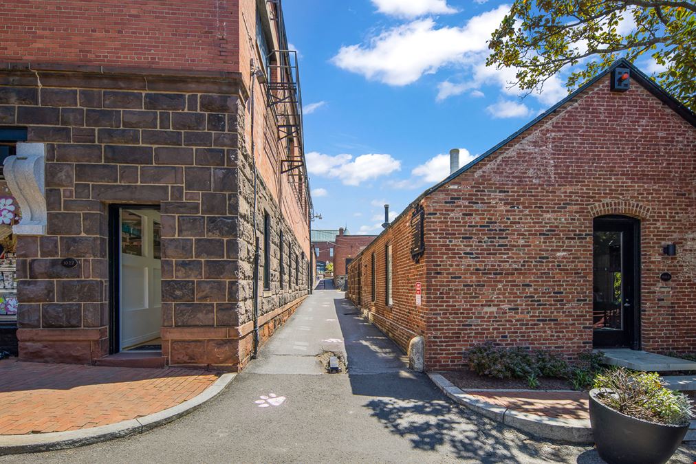 Caton's Walk (1046-1054 Potomac Street NW & 1025-1034 33rd Street NW)