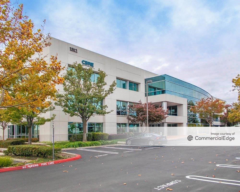 Eureka Corporate Center - Tripoint Plaza