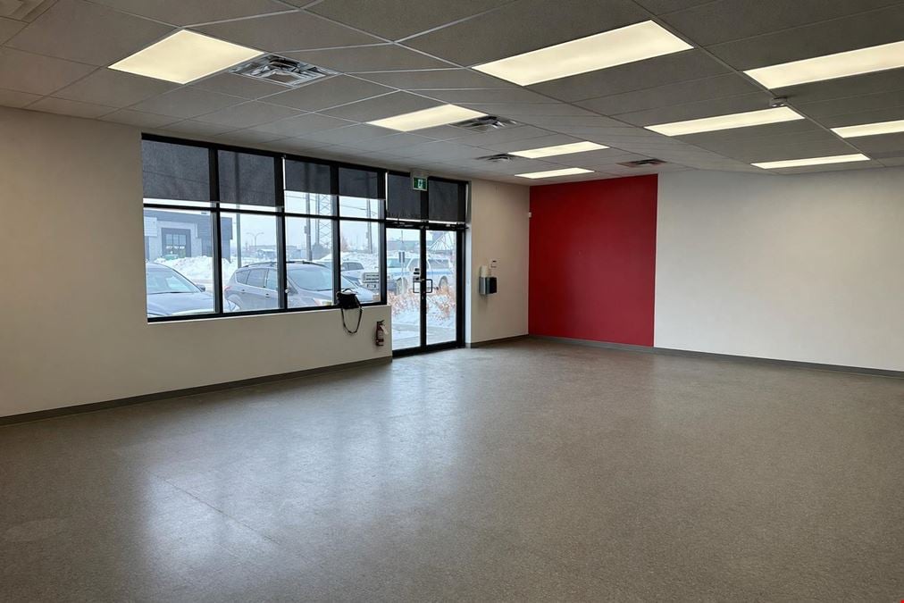 Retail Space in 50 North Centre