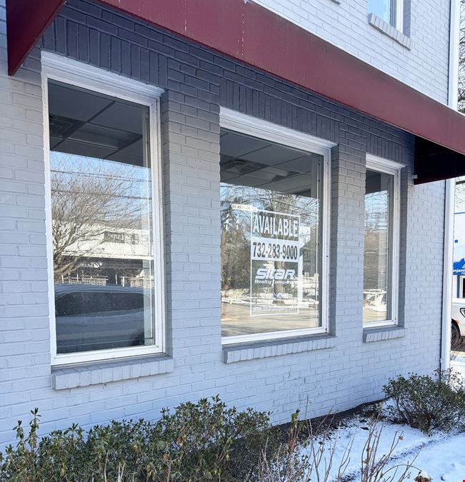 Standalone, high-visibility corner property