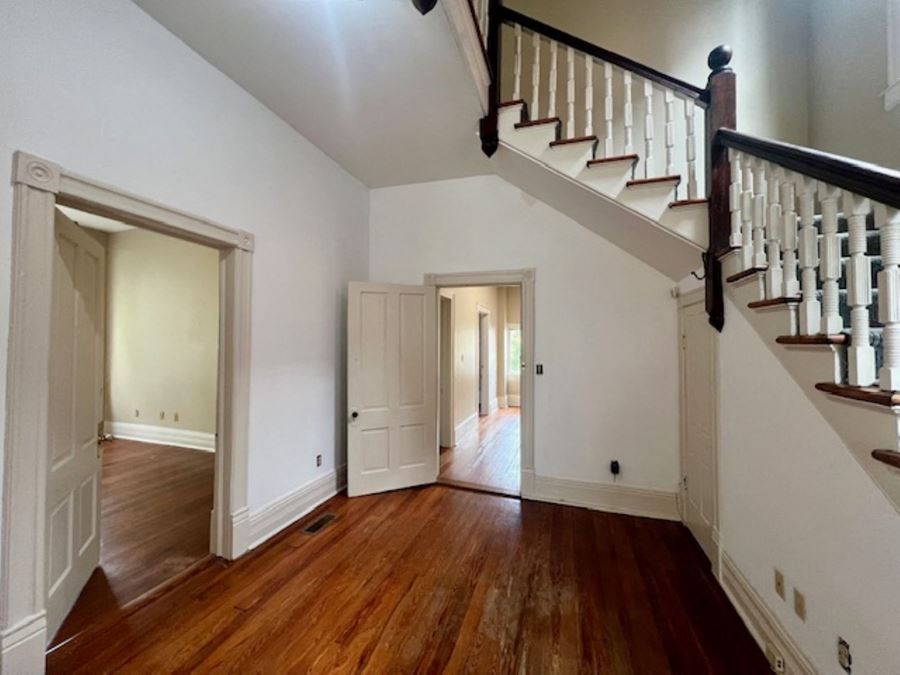 482 New Street Ln