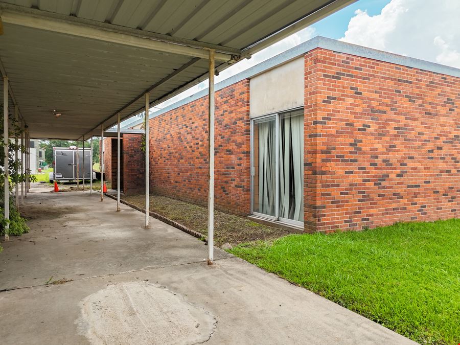 Versatile Commercial Building on ±3.4 Acres with Development Potential
