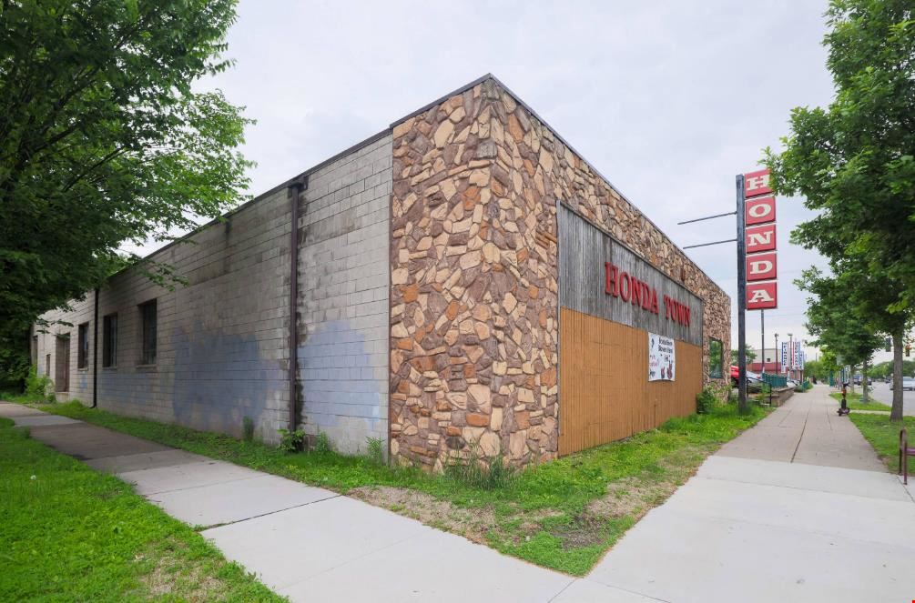  HondaTown Retail & Industrial-Flex Building