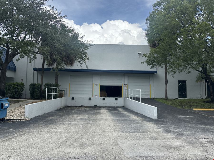 Warehouse with Office in Turnpike Industrial Park