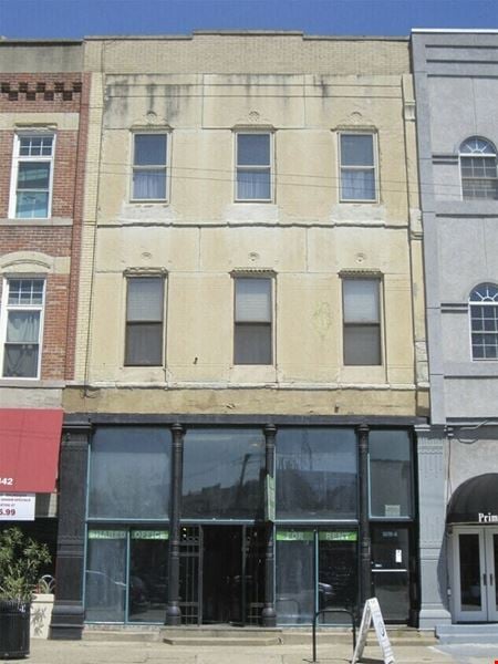 Preview of commercial space at 1376 West Grand Avenue