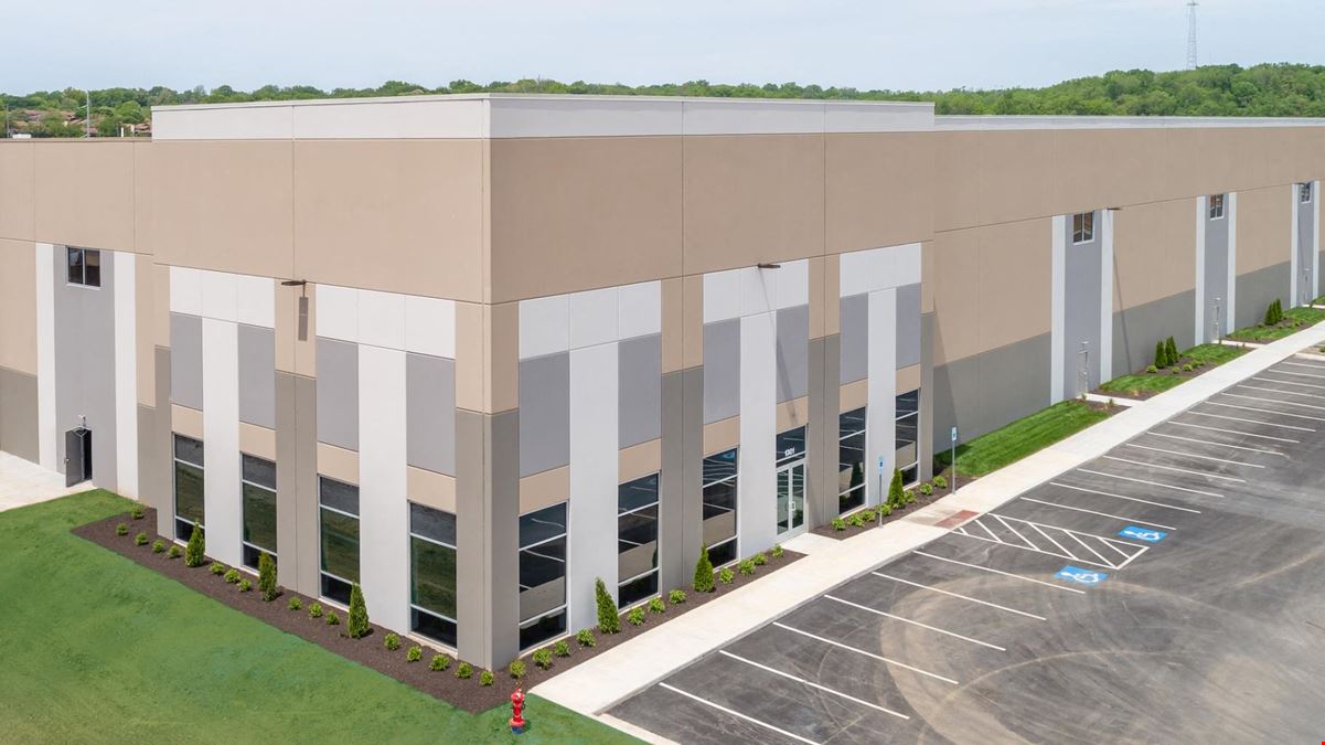 Mound Road Industrial Park Building 4