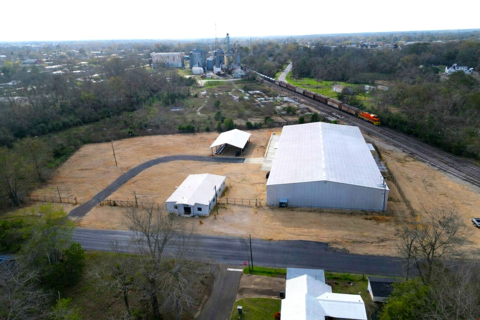 Rail Served Warehouse & Office | 22,400 SF