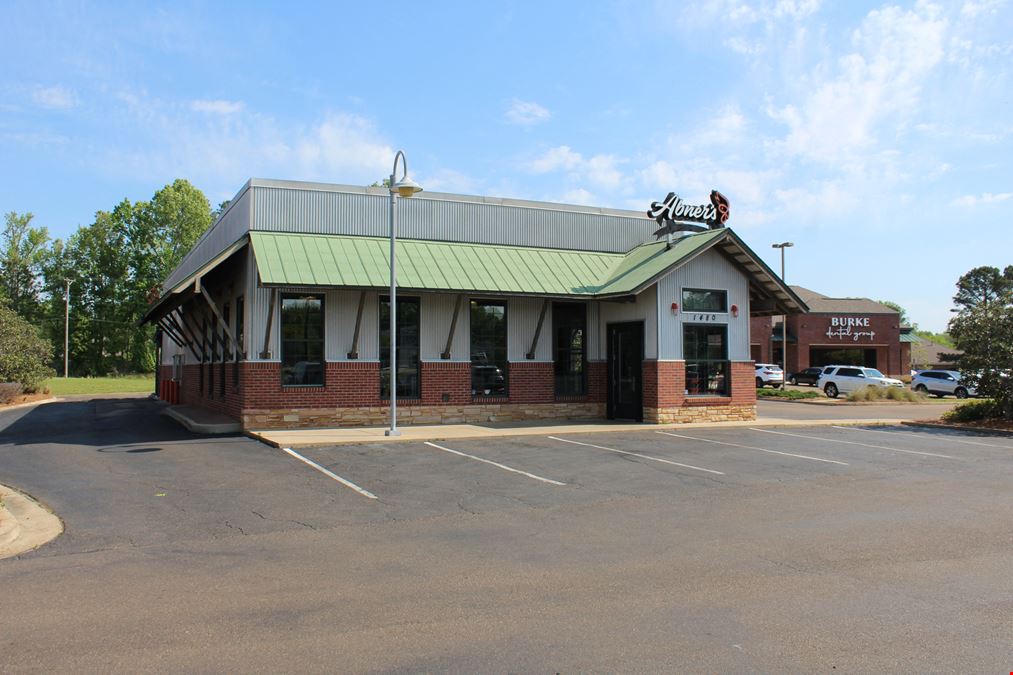±3,600 SF QSR | Freestanding (Former Abner’s Chicken)