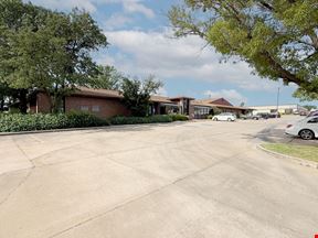 FREESTANDING OFFICE BUILDING IN EAST WICHITA