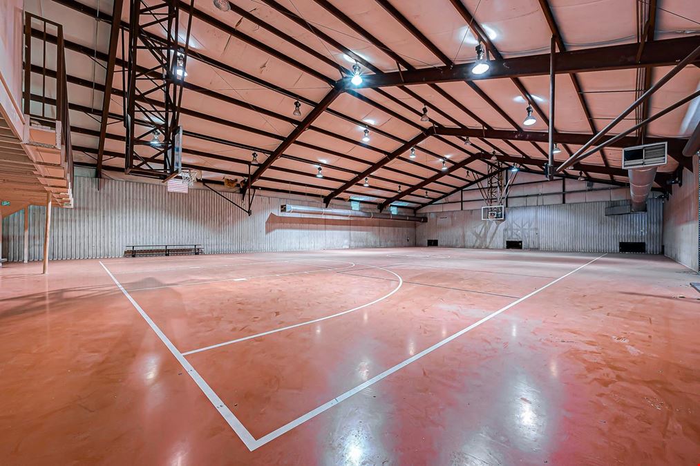 2202 Lone Oak