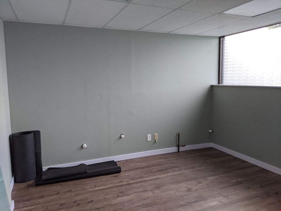 Monona Dr. 2nd Floor studio