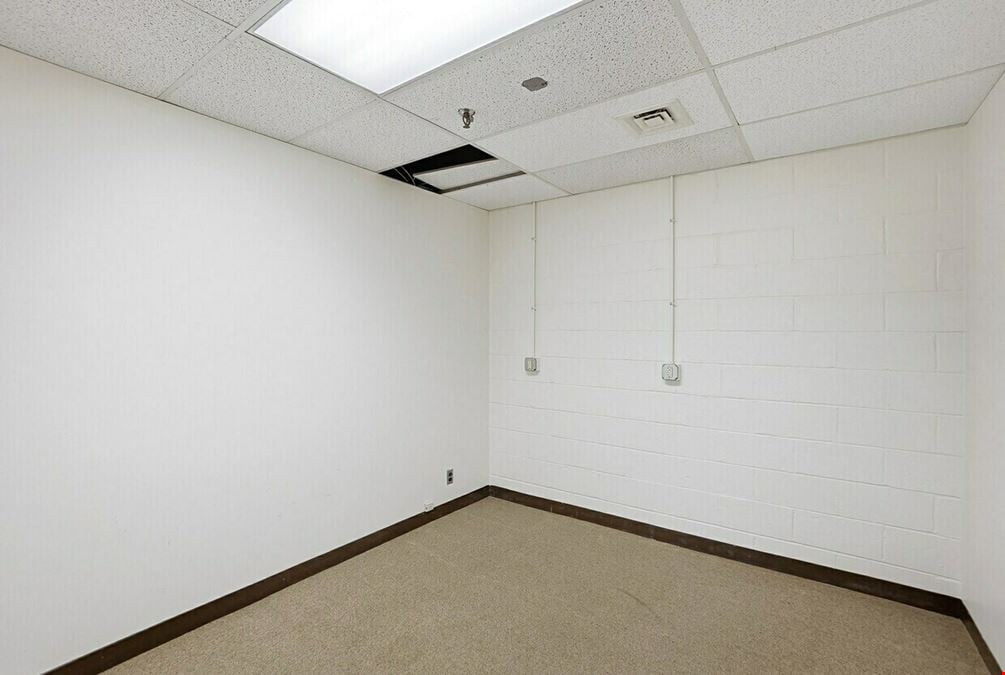 110 W Leffel Ln, Springfield, OH 45506-3522