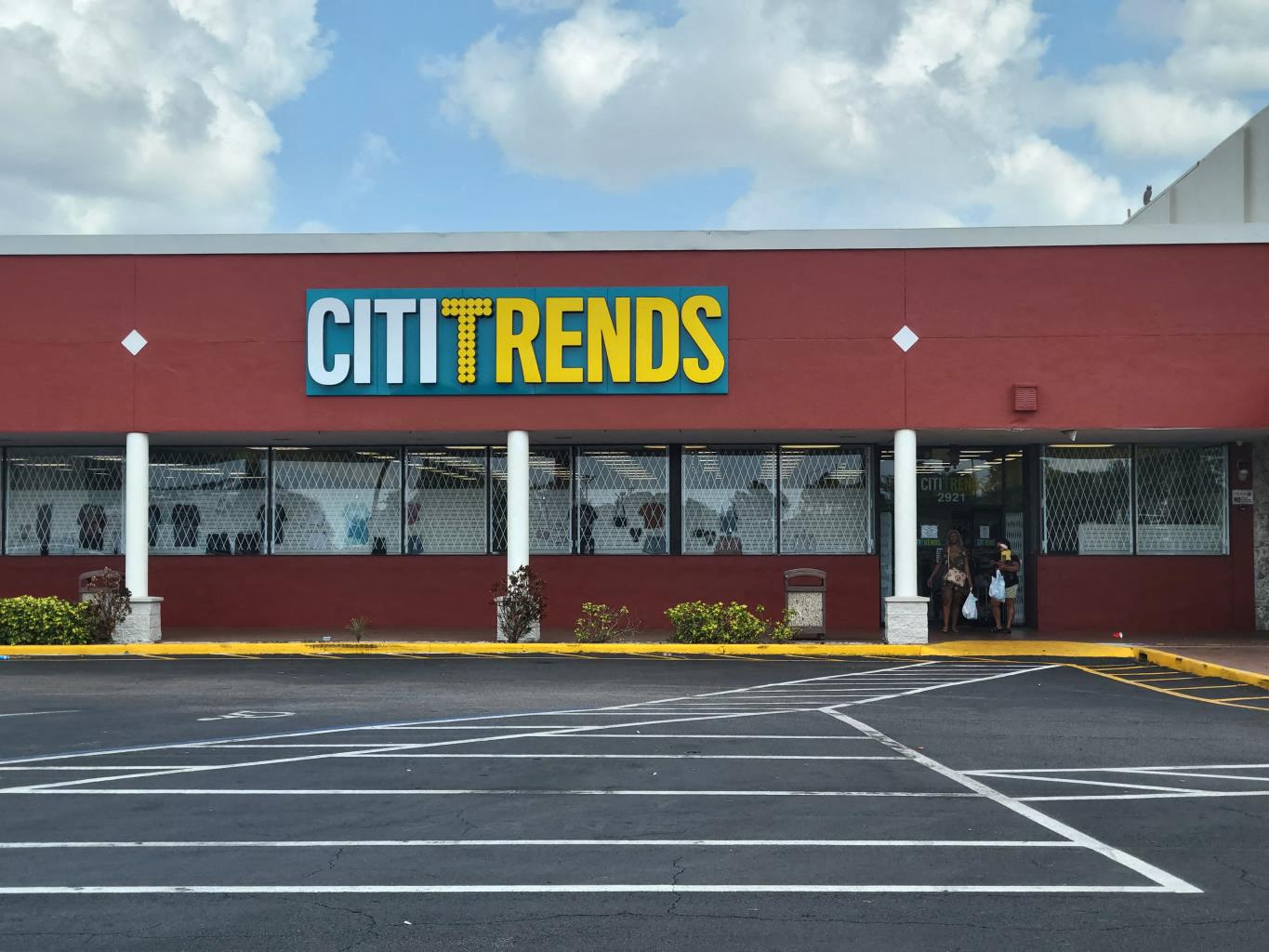 Retail For Sale at 2921 S Orlando Dr