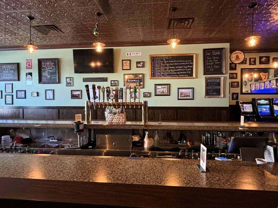 FORMER MOORES IRISH PUB