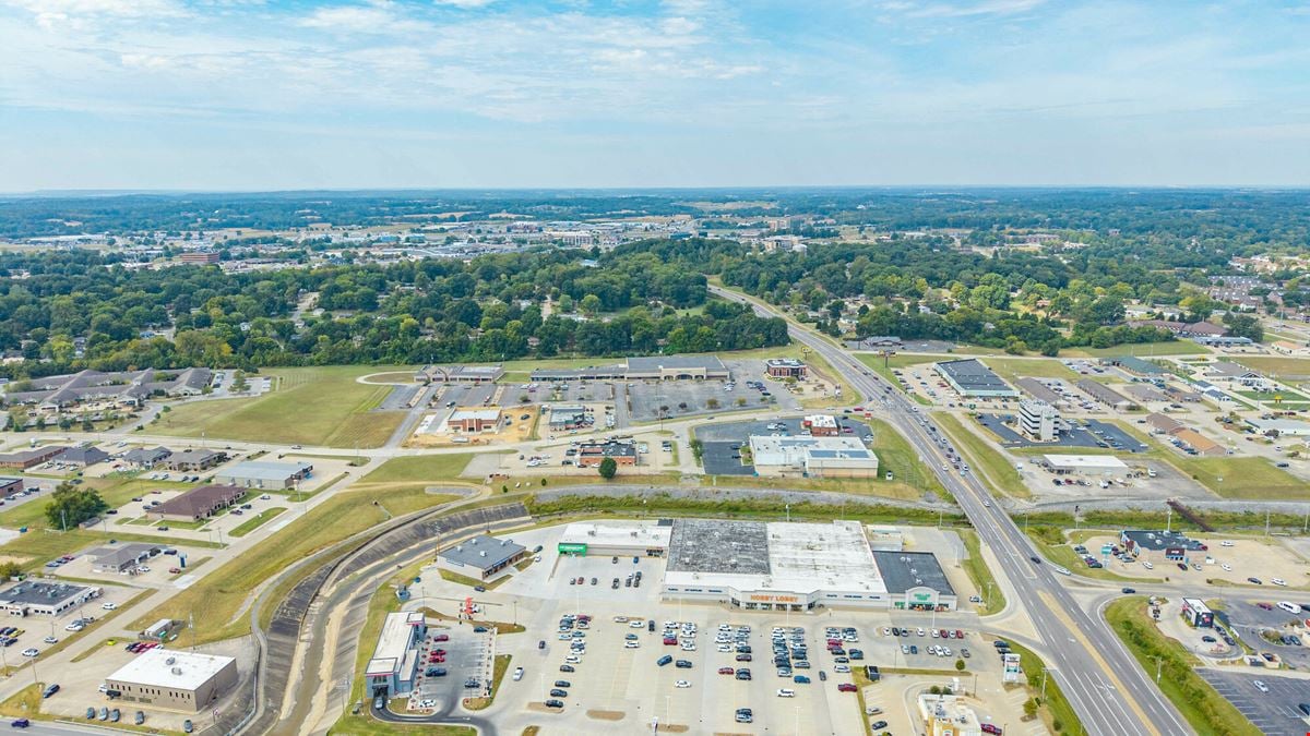 45,000 SF LARGE-FORMAT RETAIL / FLEXIBLE COMMERCIAL SPACE
