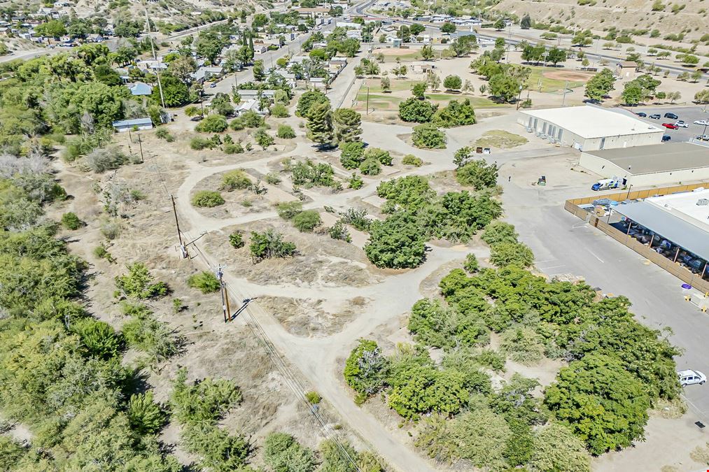 Retail Parcel by Miami AZ Walmart