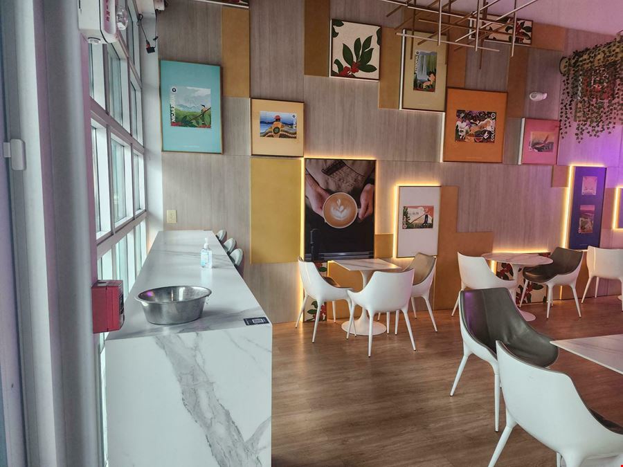 1,257 SF Coffee Shop For Sale