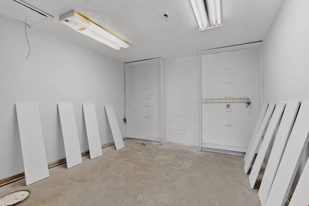 PREMIER MULTI TENANT INDUSTRIAL COMPLEX
