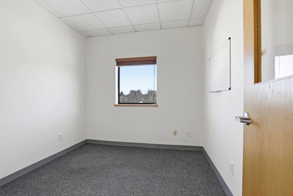 3,700sf Professional Office Suite for Lease in Rowley, MA