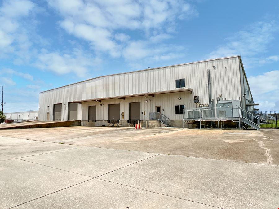 ±41,580 SF Industrial Facility with Cold Storage and Office Space