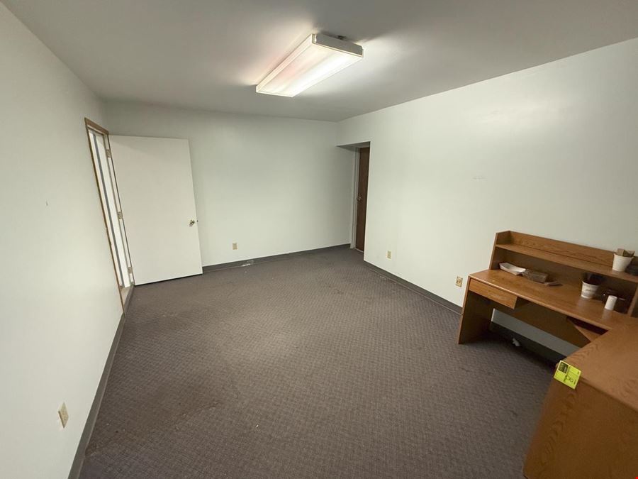 504 4th Ave NW Rochester - Shop Space For Lease