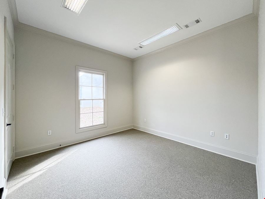 Professional Office Suite on Bluebonnet Blvd