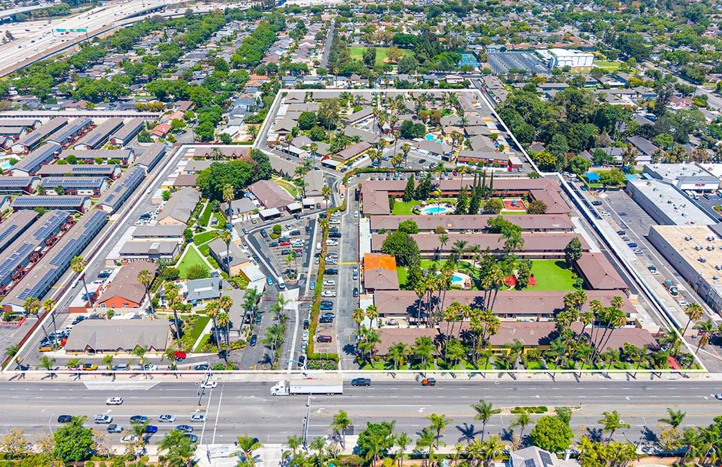 2833 North Bristol Street