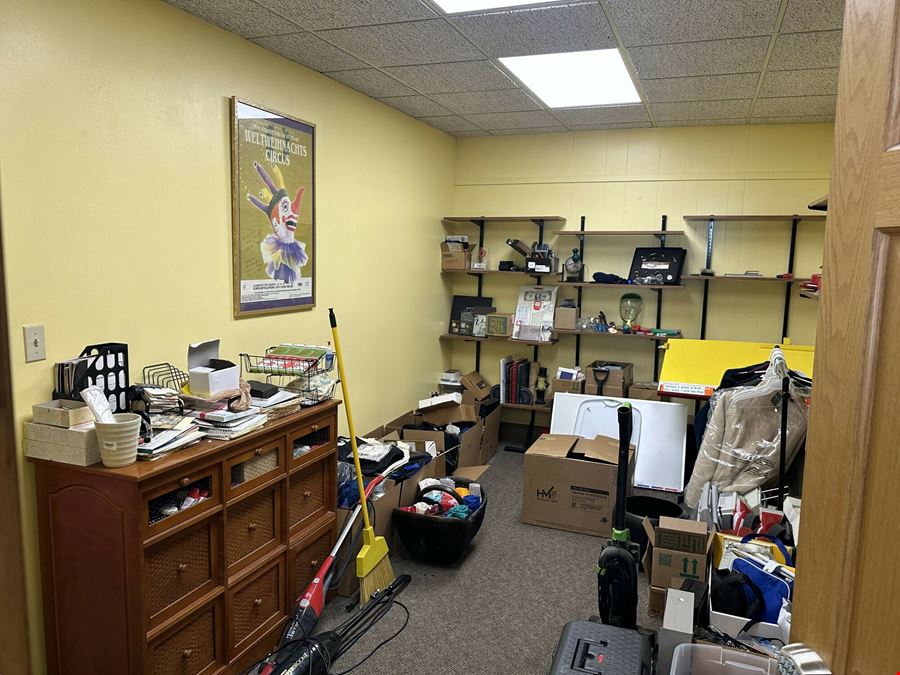 11617 W Bluemound Rd