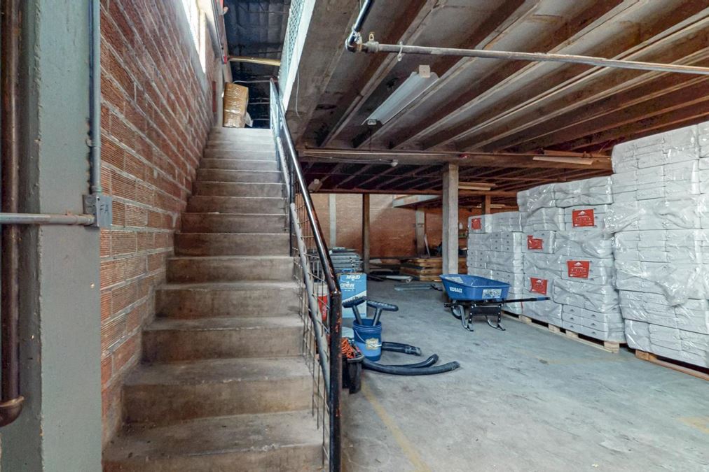 TWO SUITE WAREHOUSE WITH MEGA ELECTRICITY