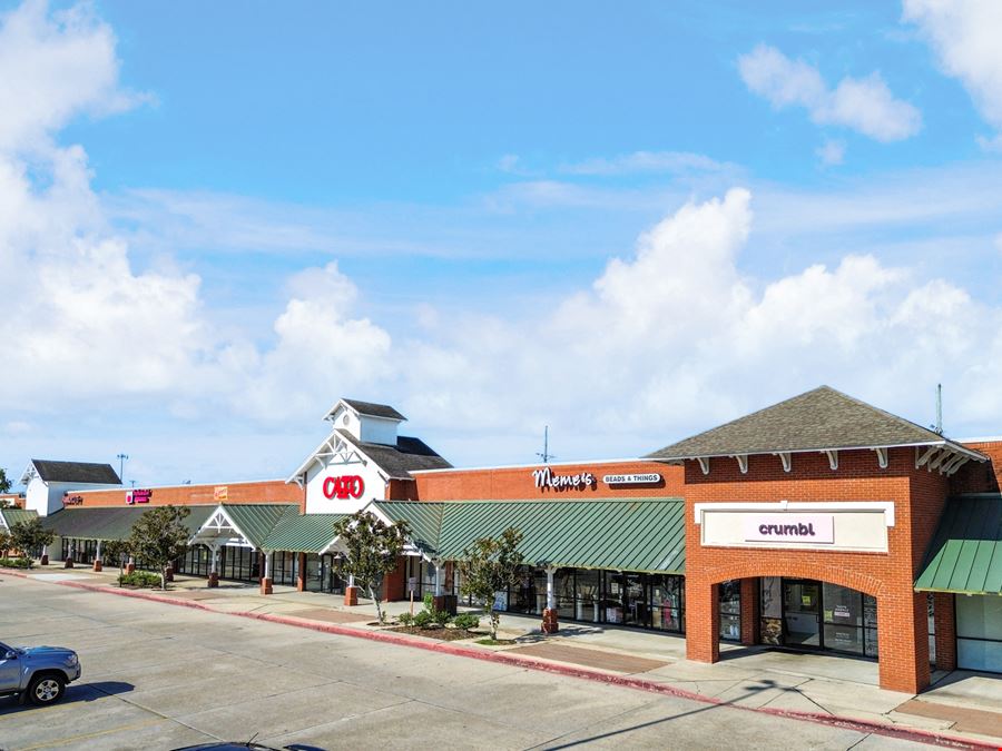 Retail Suites and Outparcel Available at The Crossing Shopping Center