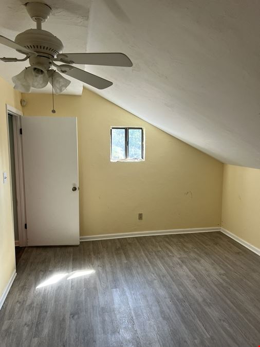 2302 Jim Lee Road