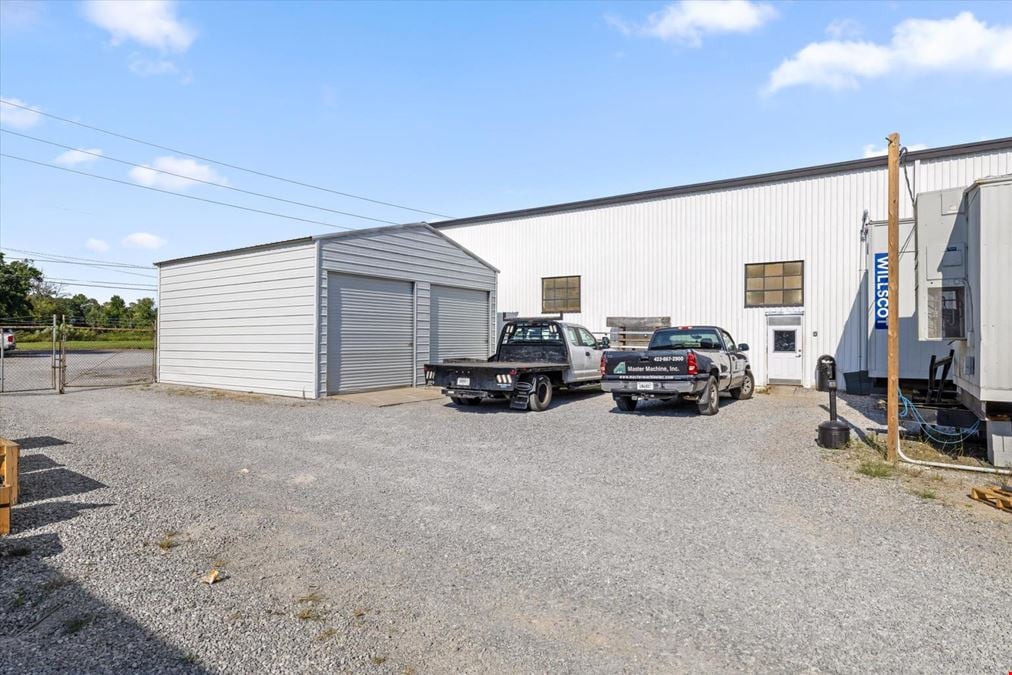 Conditioned Industrial Facility with 8 Cranes