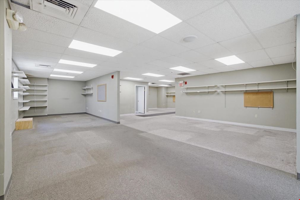 ±24,568 SF Industrial/Flex Building Near MA Border