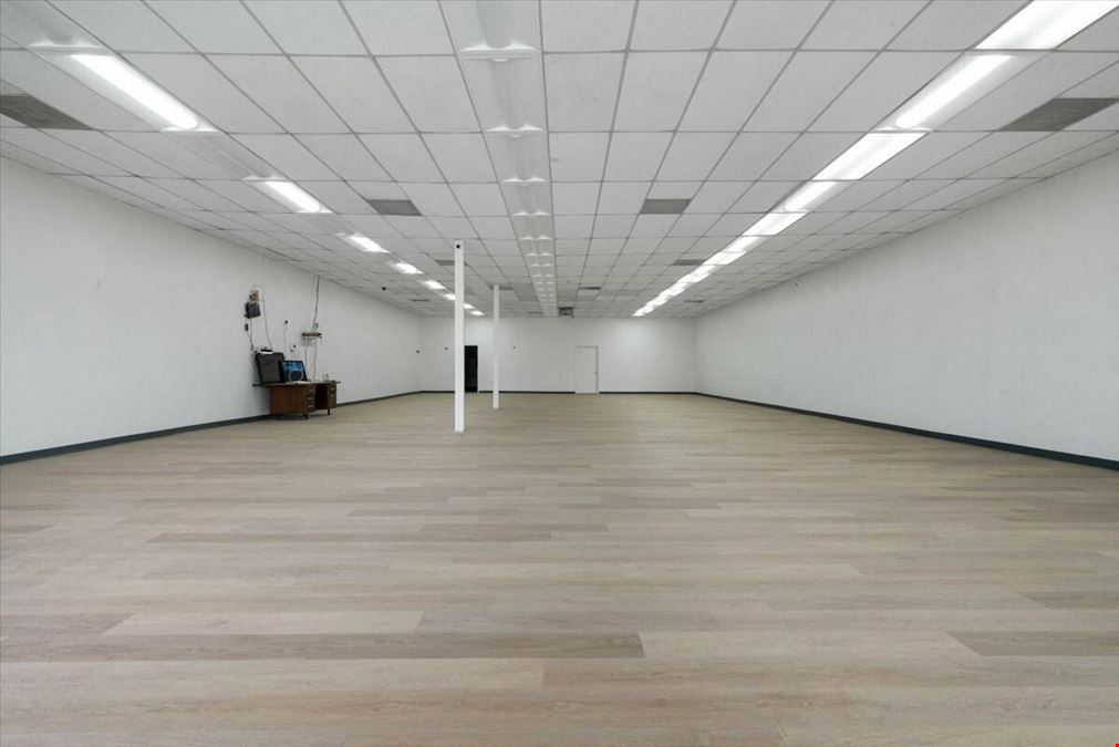 High Exposure Retail Building: 2 Units