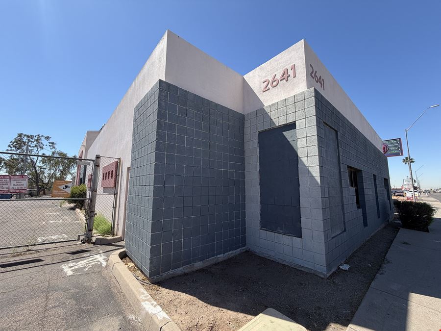 2641 E McDowell Rd