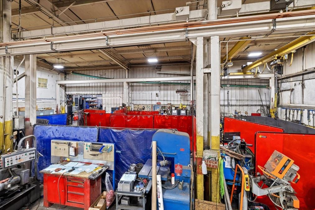 Conditioned Industrial Facility with 8 Cranes