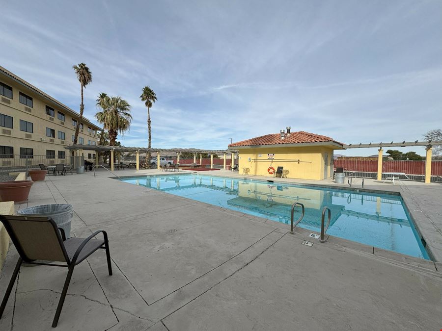Ramada by Wyndham Barstow