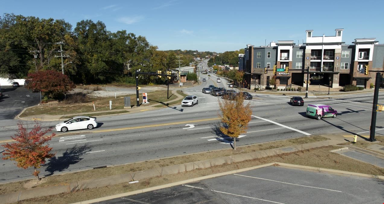 13 Wade Hampton Boulevard