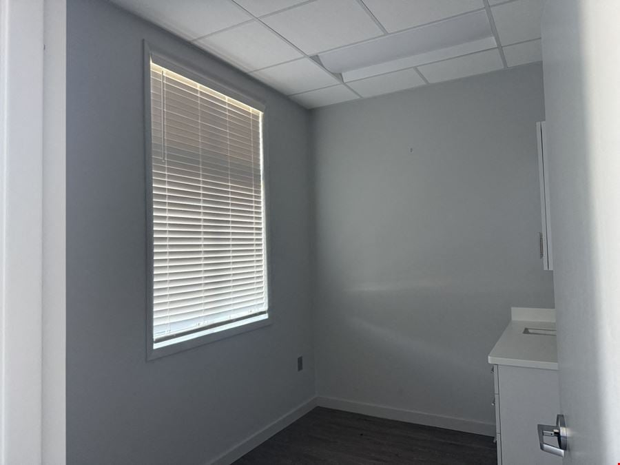 MEDICAL OFFICE SPACE FOR LEASE IN SOUTH SPRINGFIELD