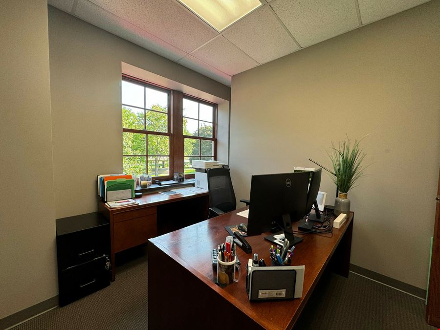 Monument Park Office for Lease - Dexter