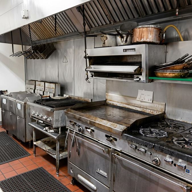 2319 Niagara Falls Blvd - 3,096± SF Retail / Restaurant Space – Former Pizzeria & Sports Bar