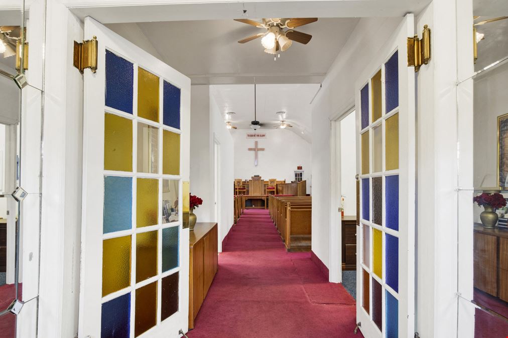 Church For Lease in Opportunity Zone