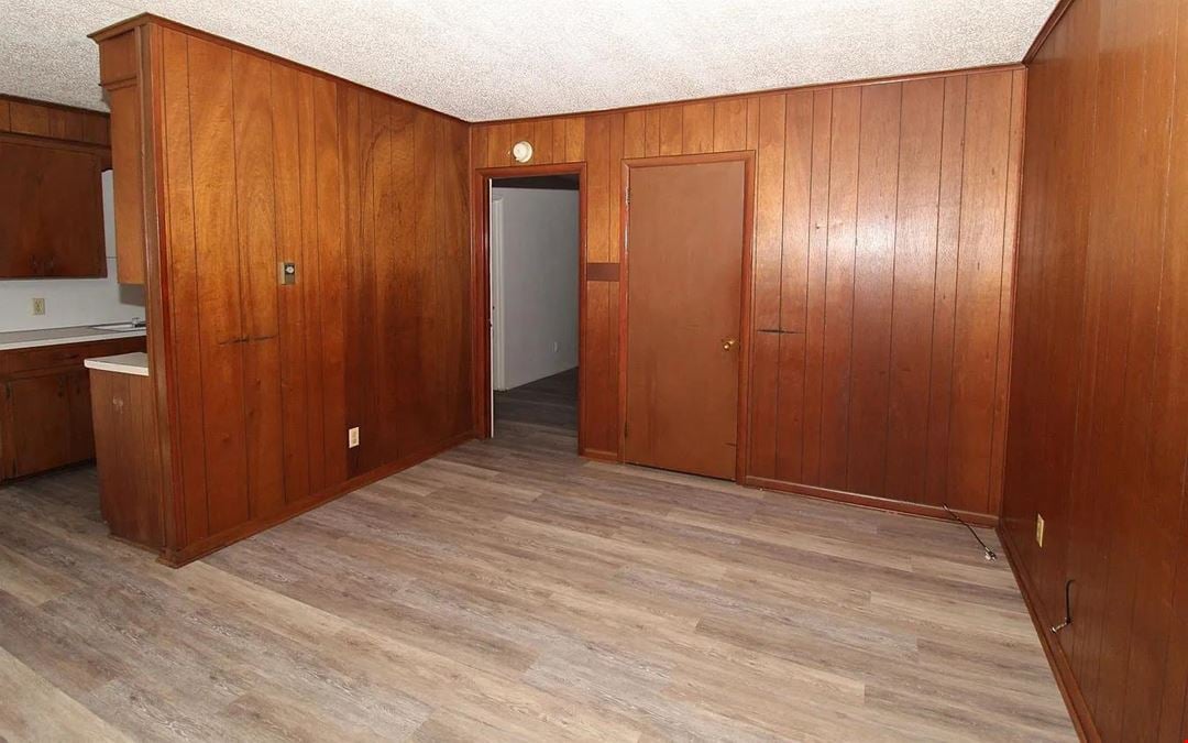 Country Club Apartments